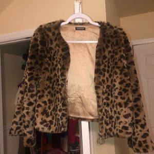 Oversized leopard crop zip